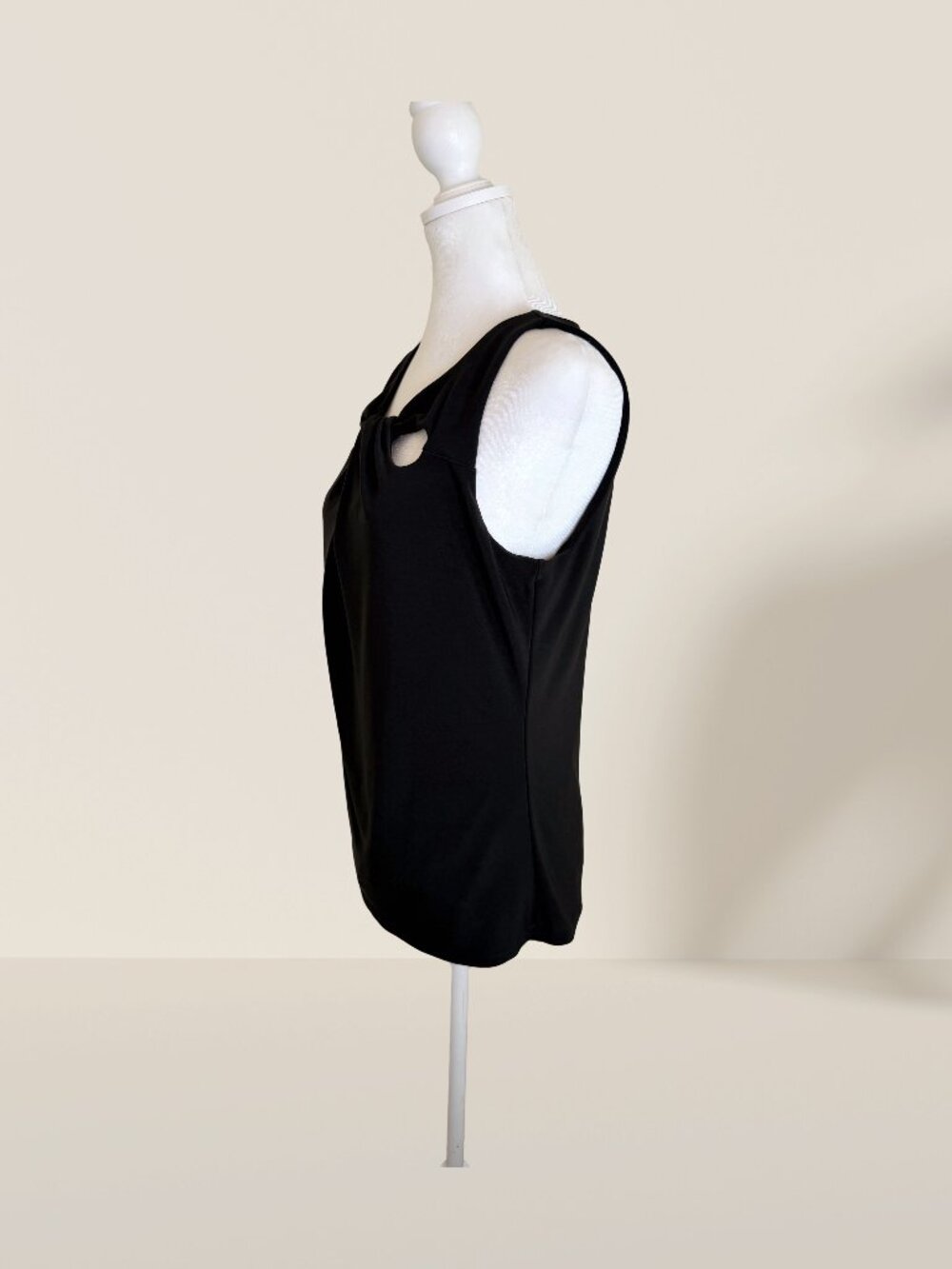 White House Black Market Black Sleeveless Twist Cutout Top Size M | Shell - Picture 4 of 7